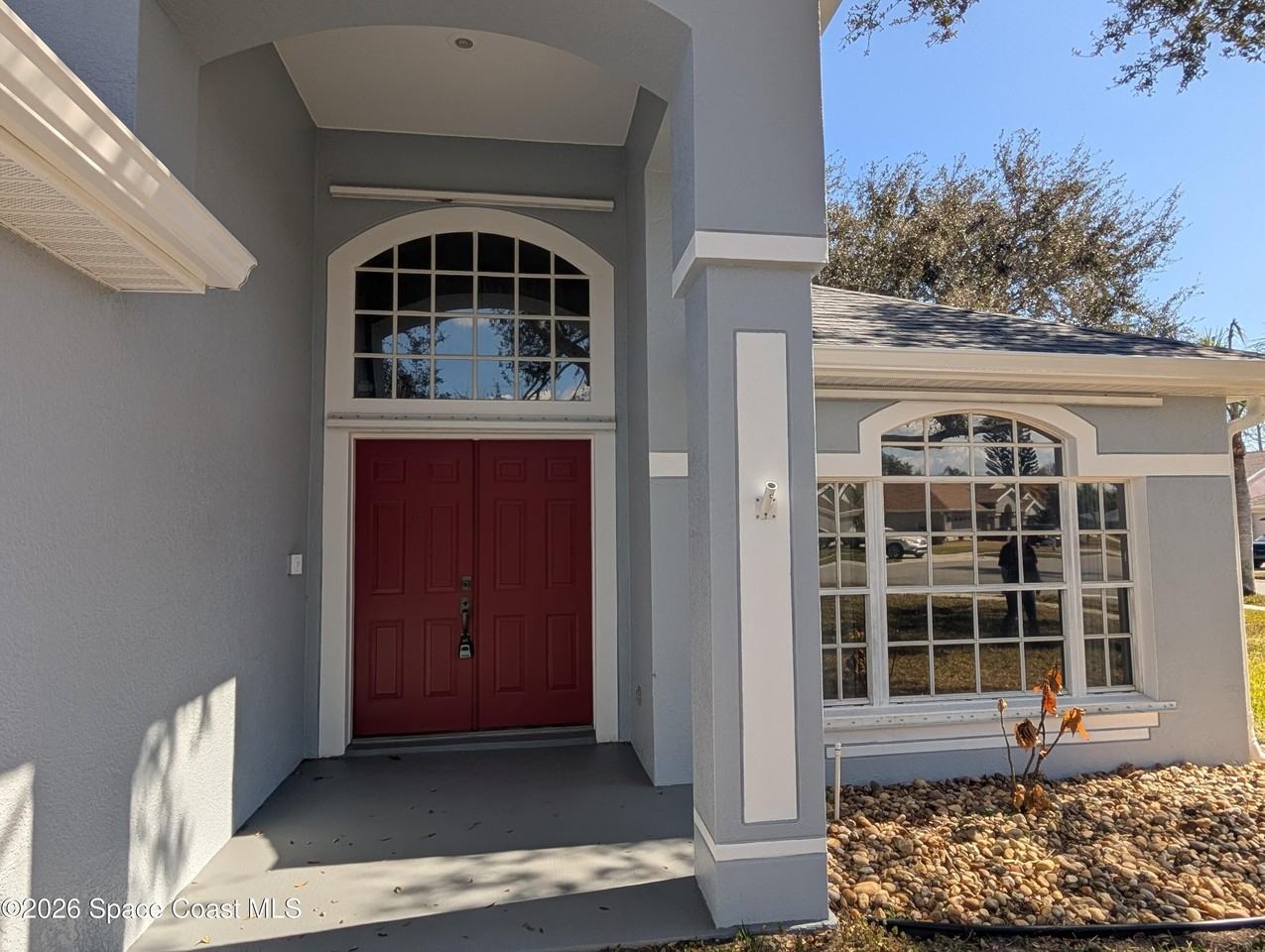 697 Ashbury Ave - Photo 2 of 26