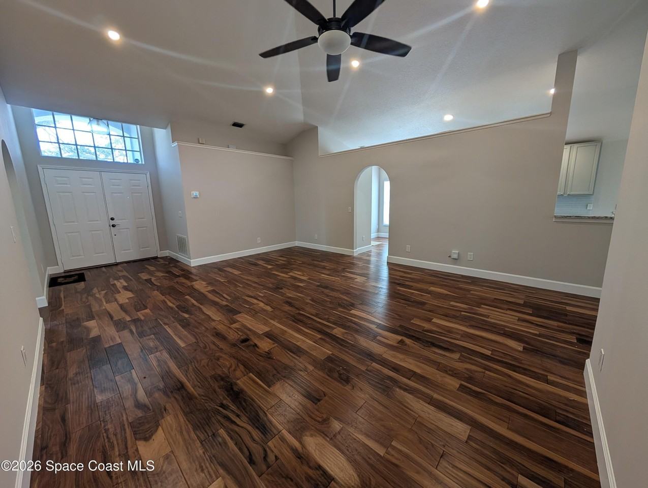 697 Ashbury Ave - Photo 7 of 26