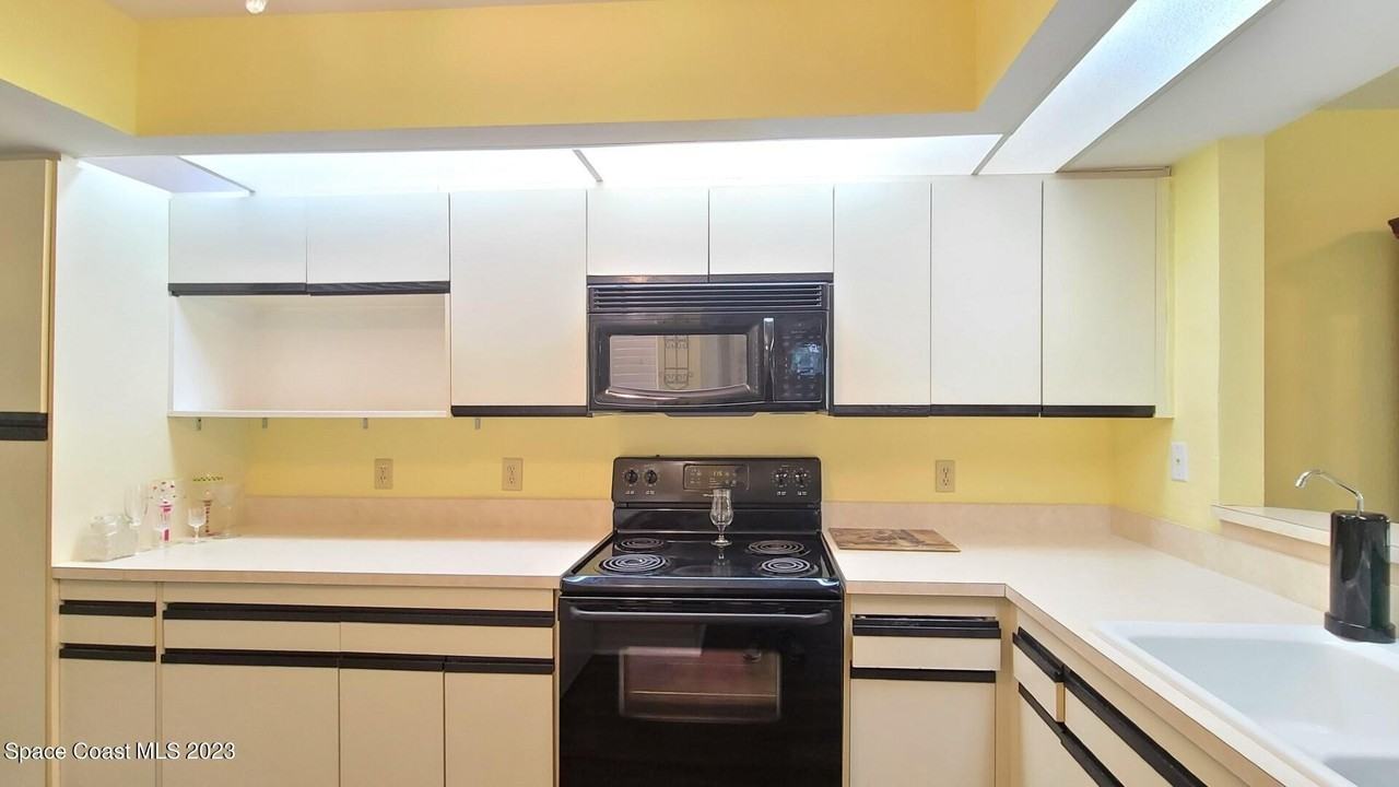 1211 Country Club Dr - Photo 5 of 18