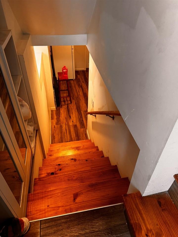 513 S Brooks St #B - Photo 4 of 12