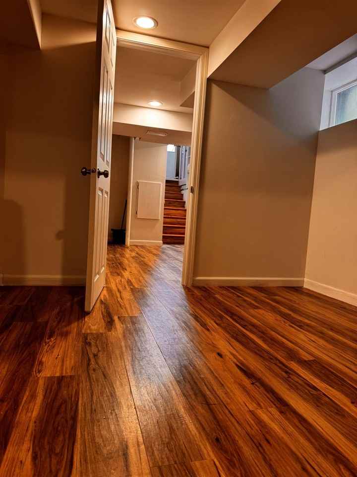 513 S Brooks St #B - Photo 5 of 12