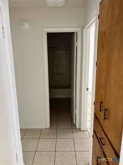 1104 Eastside Dr Apt D #D - Photo 4 of 7