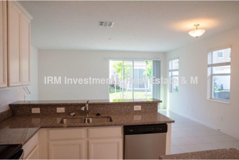 1014 E 10th St - Photo 5 of 7