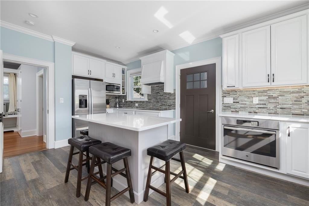 127 W Main Rd - Photo 3 of 33