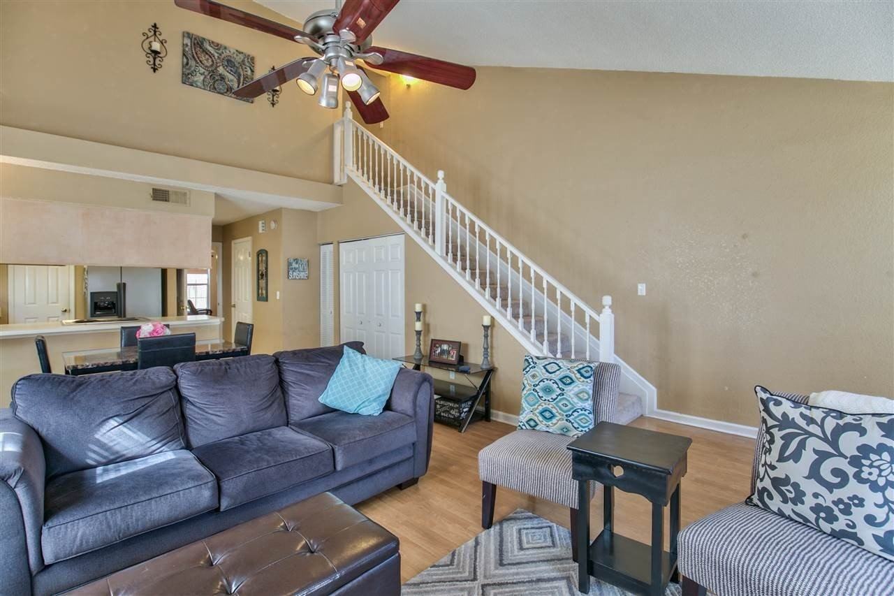 2506 Golden Park Ln - Photo 6 of 36