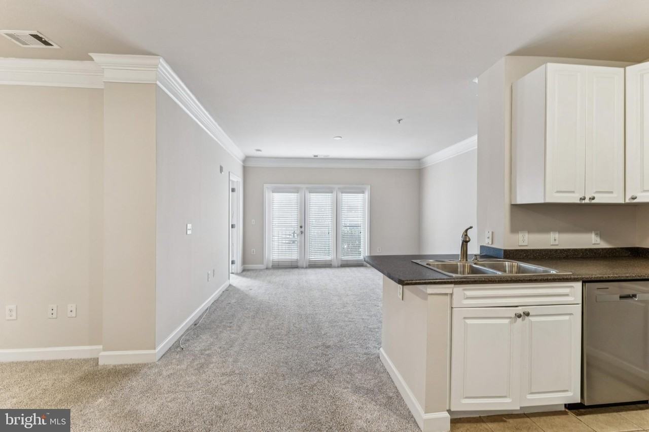 501 Hungerford Dr Apt 137 #137 - Photo 3 of 25