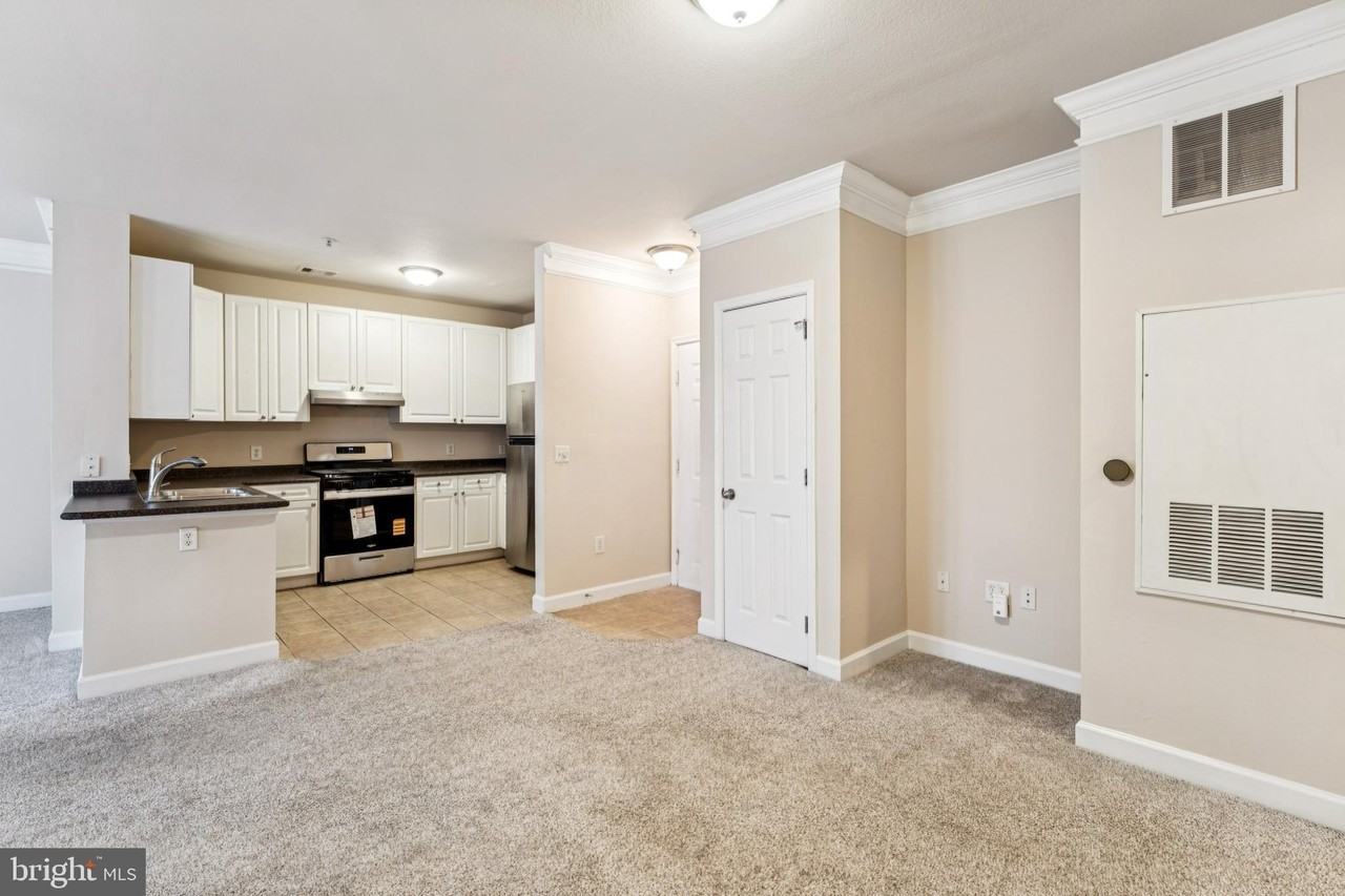 501 Hungerford Dr Apt 137 #137 - Photo 7 of 25