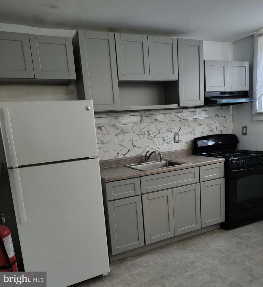 1273 S Merrimac Rd - Photo 2 of 5