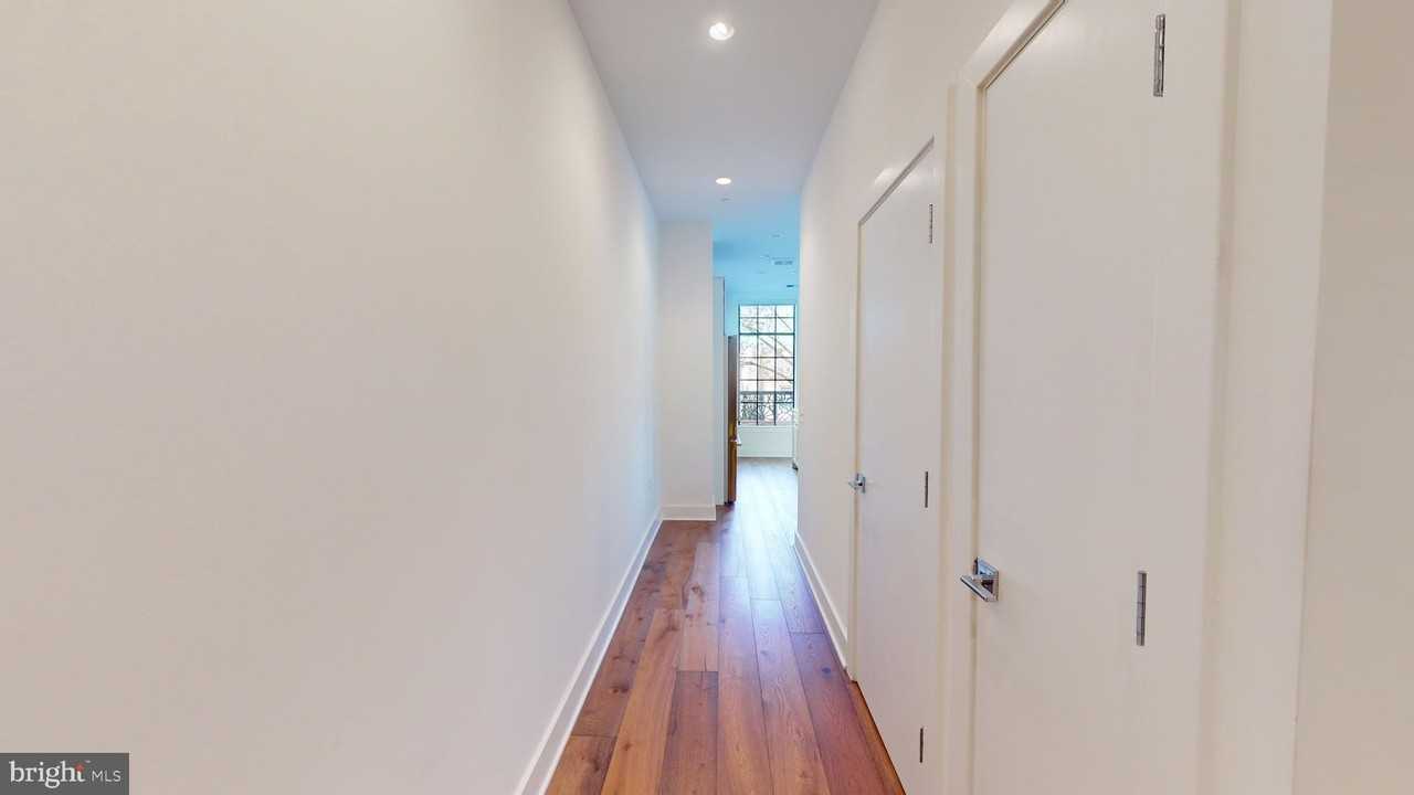 1312 King St Apt 207 #207 - Photo 2 of 12