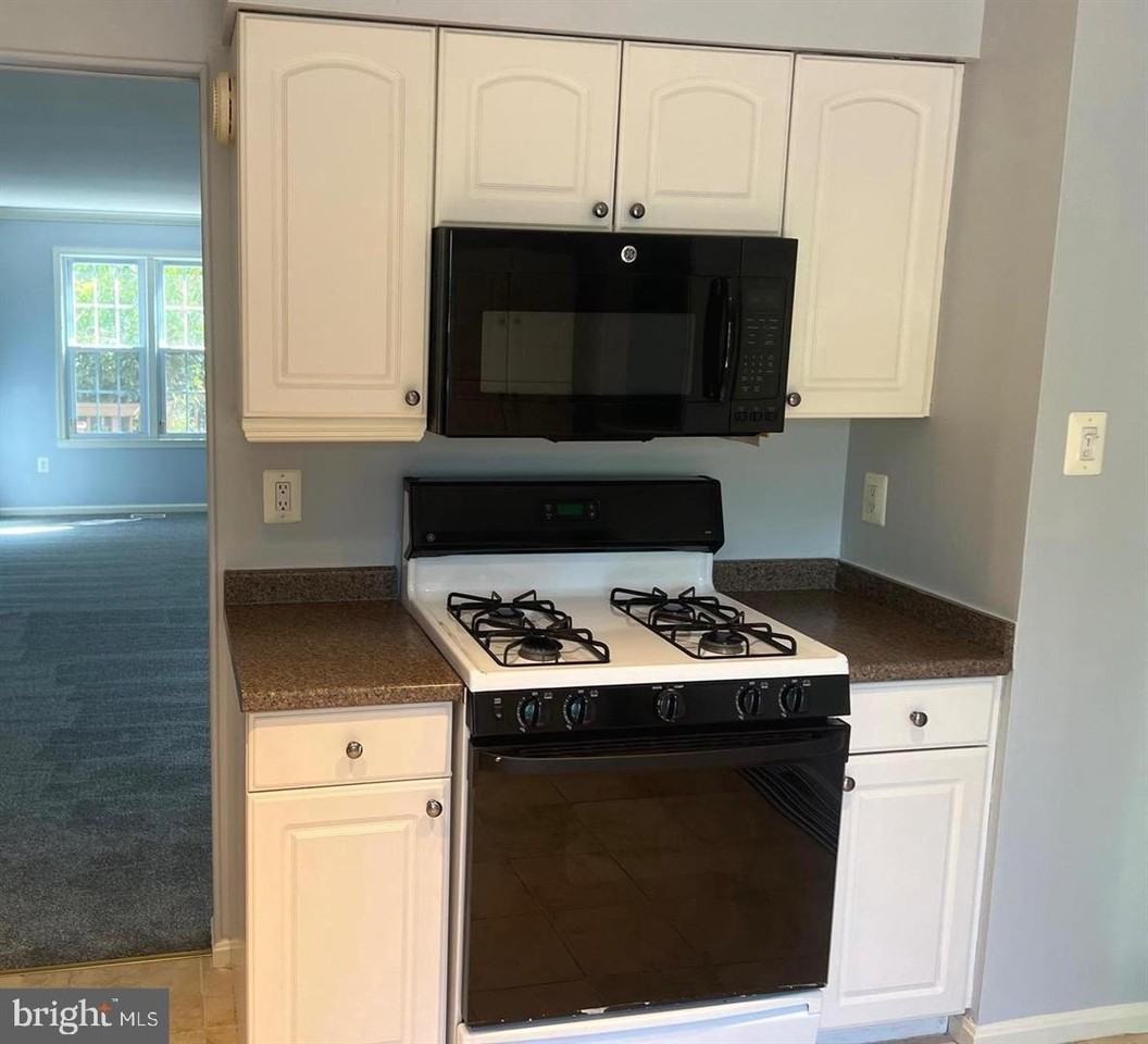 6830 Wild Rose Ct - Photo 4 of 26