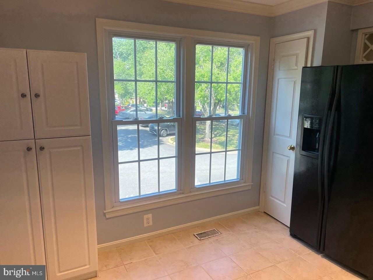 6830 Wild Rose Ct - Photo 6 of 26