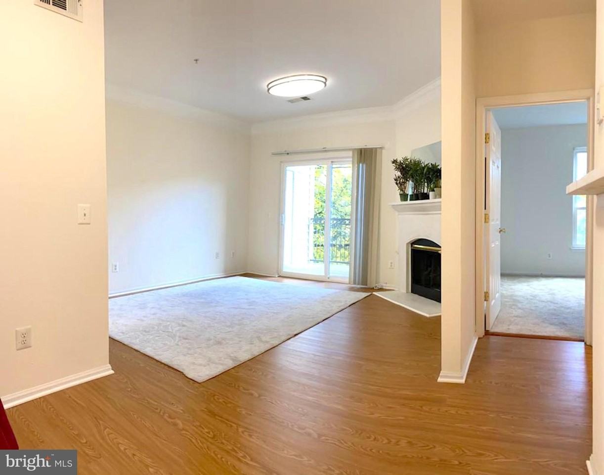 1580 Spring Gate Dr Unit 4213 #4213 - Photo 2 of 33