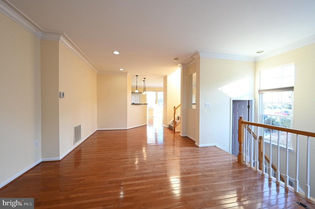 20855 Collingwood Ter - Photo 2 of 37