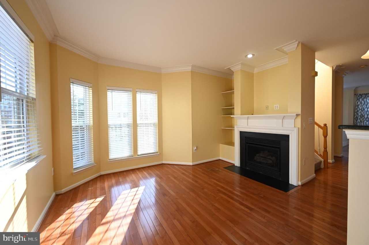 20855 Collingwood Ter - Photo 5 of 37