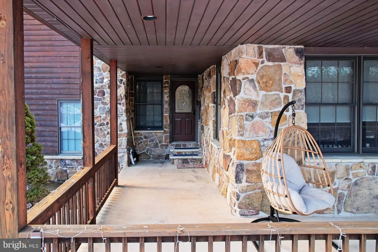 761 Timberlake Dr - Photo 2 of 50