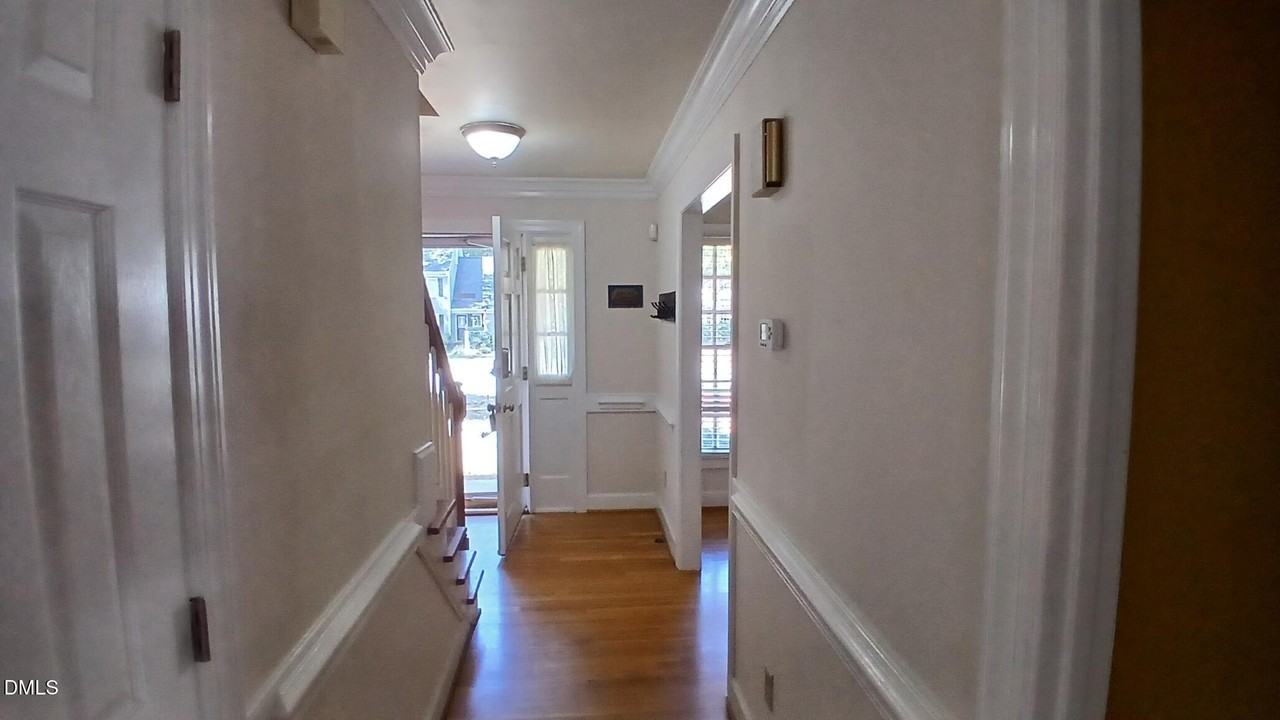 1817 Thorpshire Dr - Photo 4 of 38