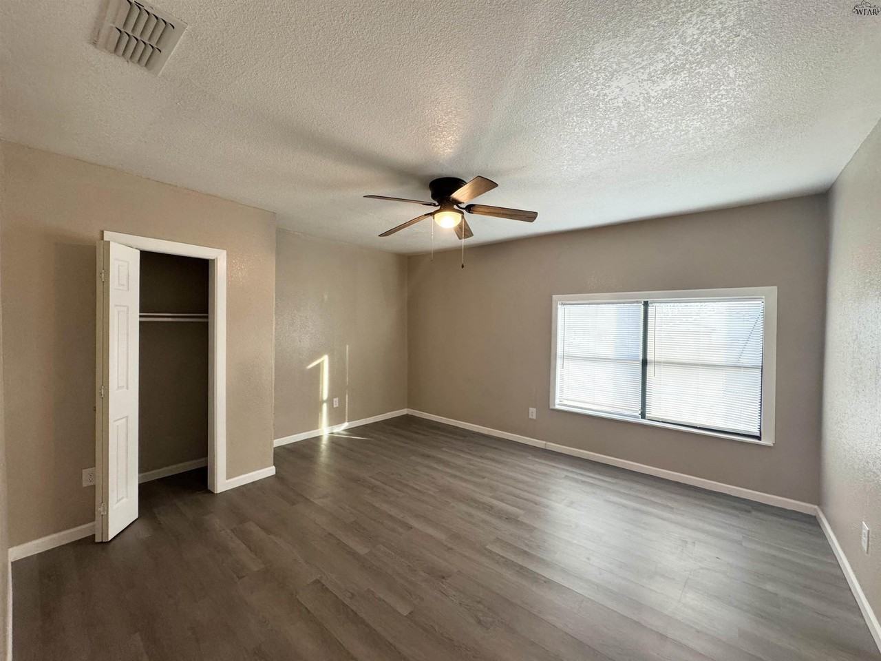 1816 Collins Ave - Photo 7 of 16