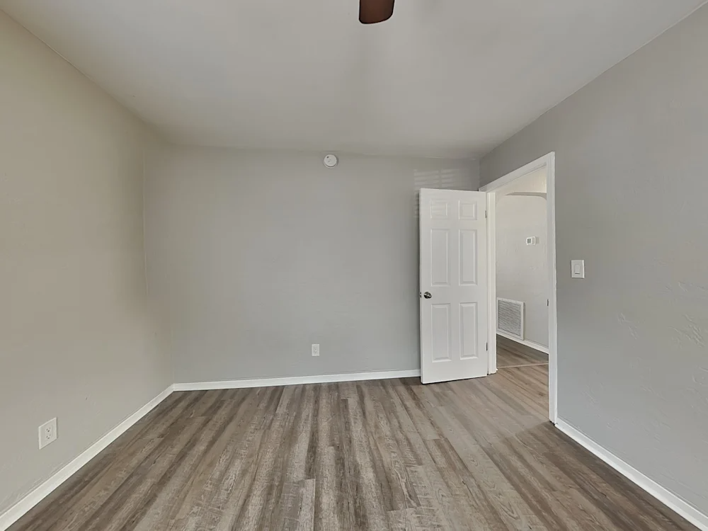 2333 Auburn St S #NA - Photo 3 of 9