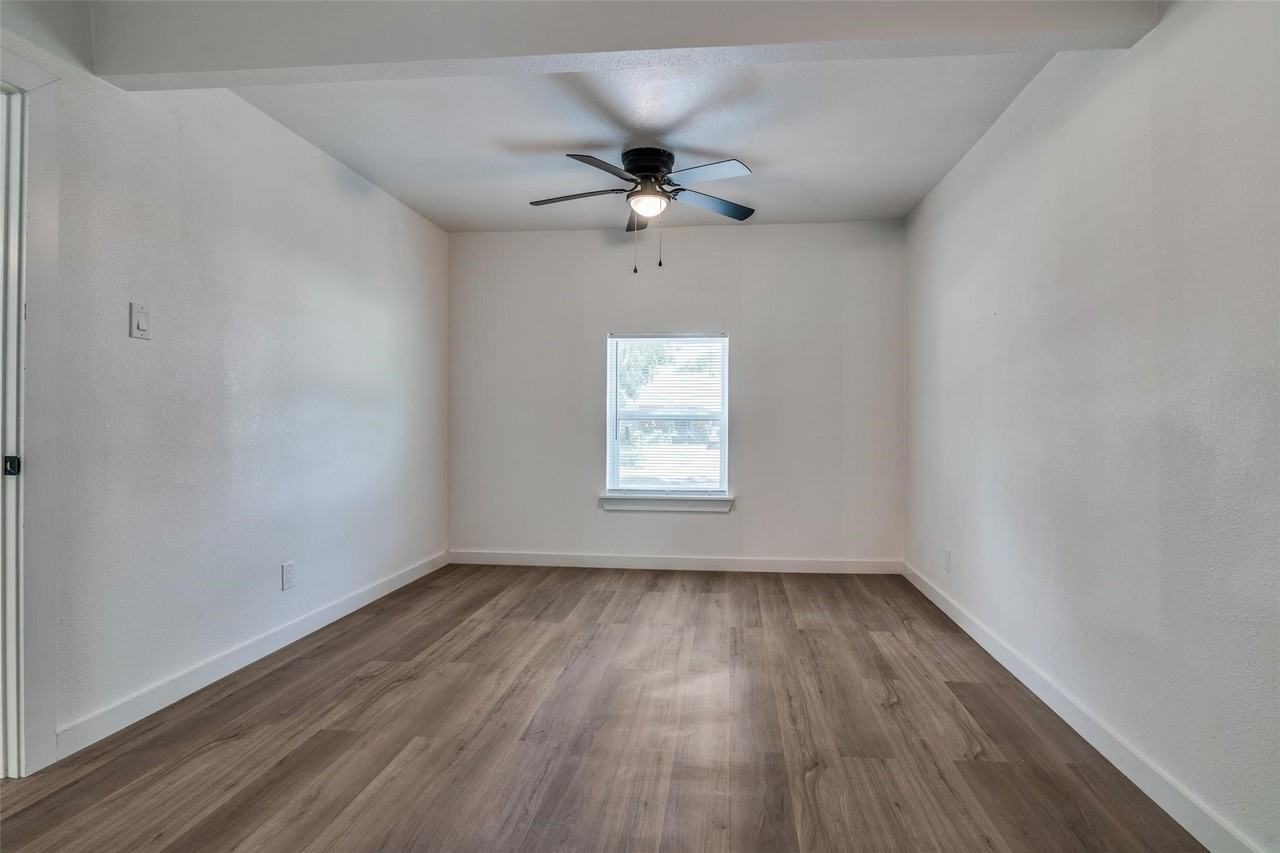 2715 Tolosa Dr - Photo 6 of 12