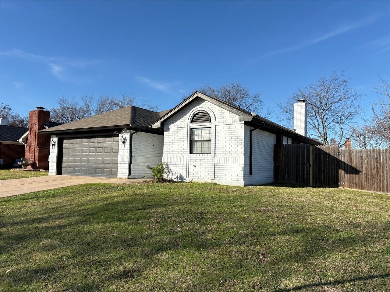 901 Fiero Dr - Photo 2 of 24