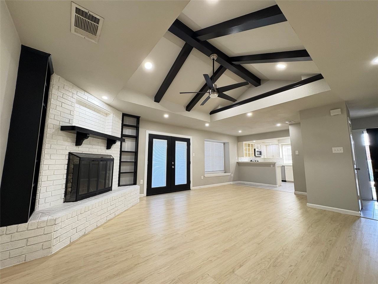 901 Fiero Dr - Photo 4 of 24