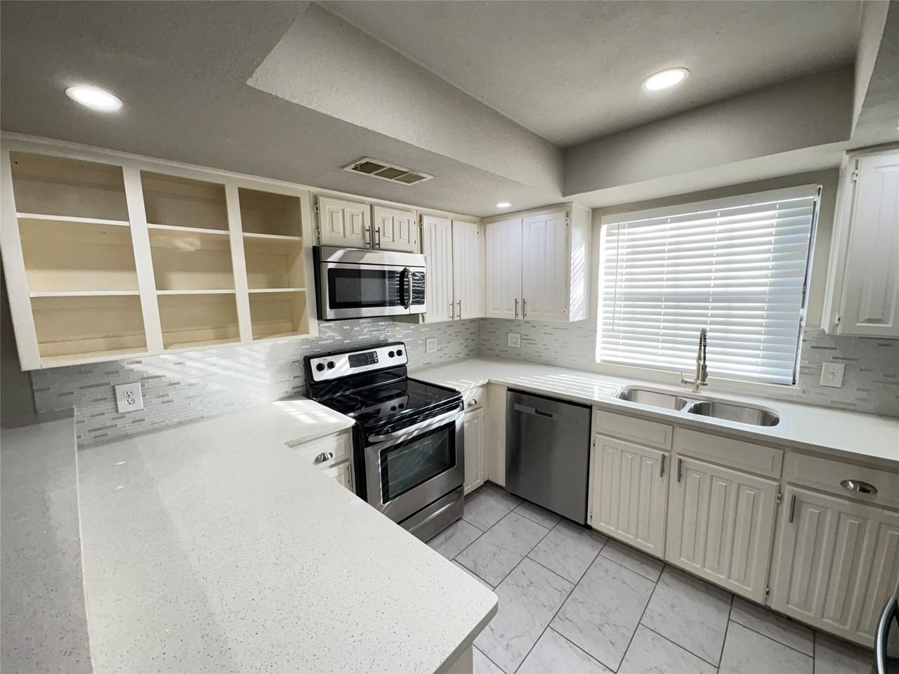 901 Fiero Dr - Photo 6 of 24