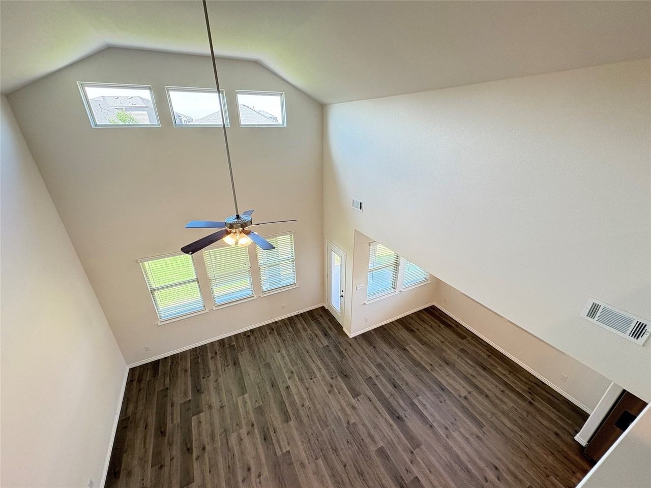 6047 Tudor Pl - Photo 6 of 36