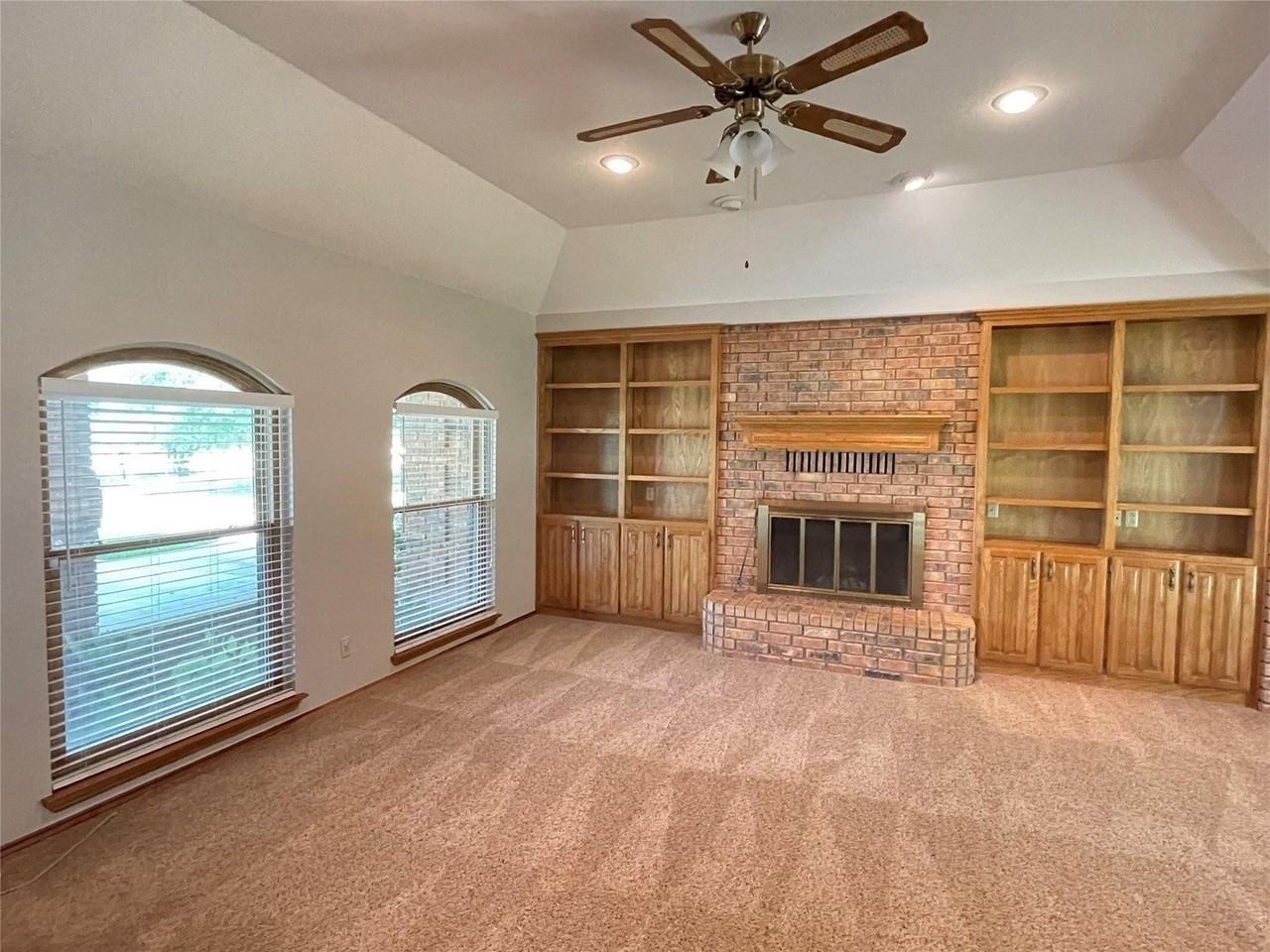 6340 Grauton Dr - Photo 5 of 28