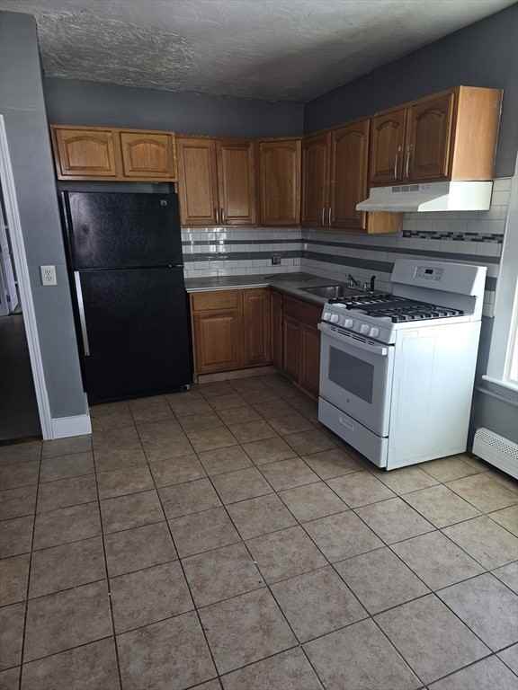 555 Main St ##3 - Photo 2 of 9