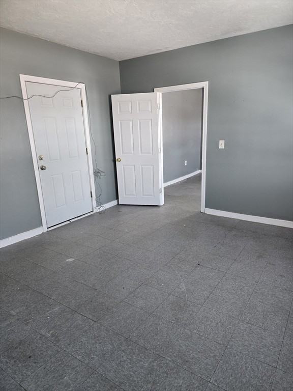 555 Main St ##3 - Photo 5 of 9