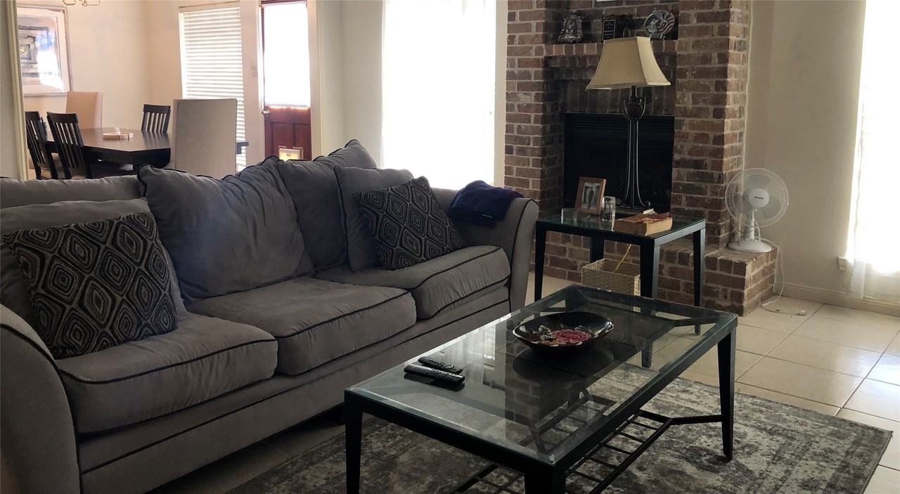 8715 Lawncliff Ln - Photo 5 of 19