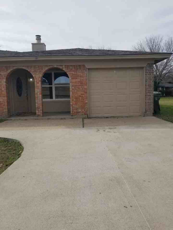 7300 Ne Loop 820 - Photo 3 of 13