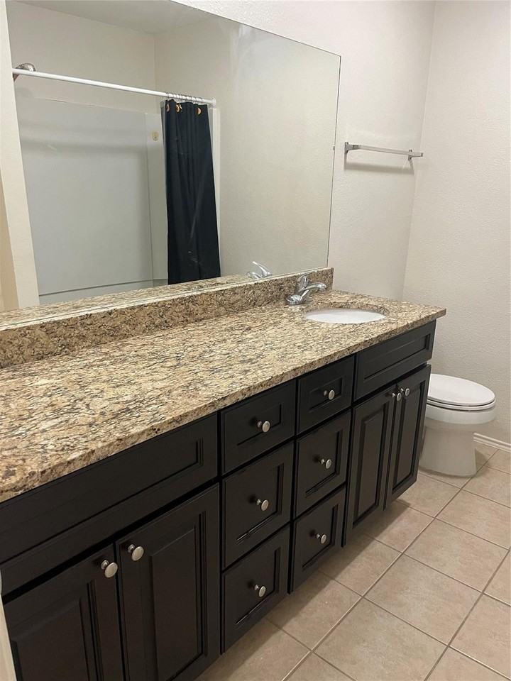 803 Bluebonnet Dr - Photo 3 of 9