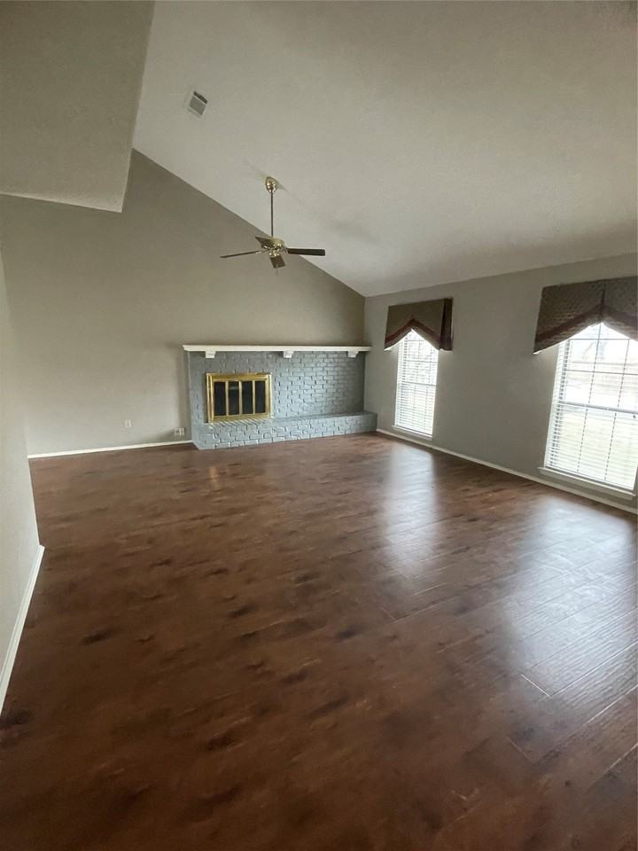 1807 Chittam Dr - Photo 3 of 20