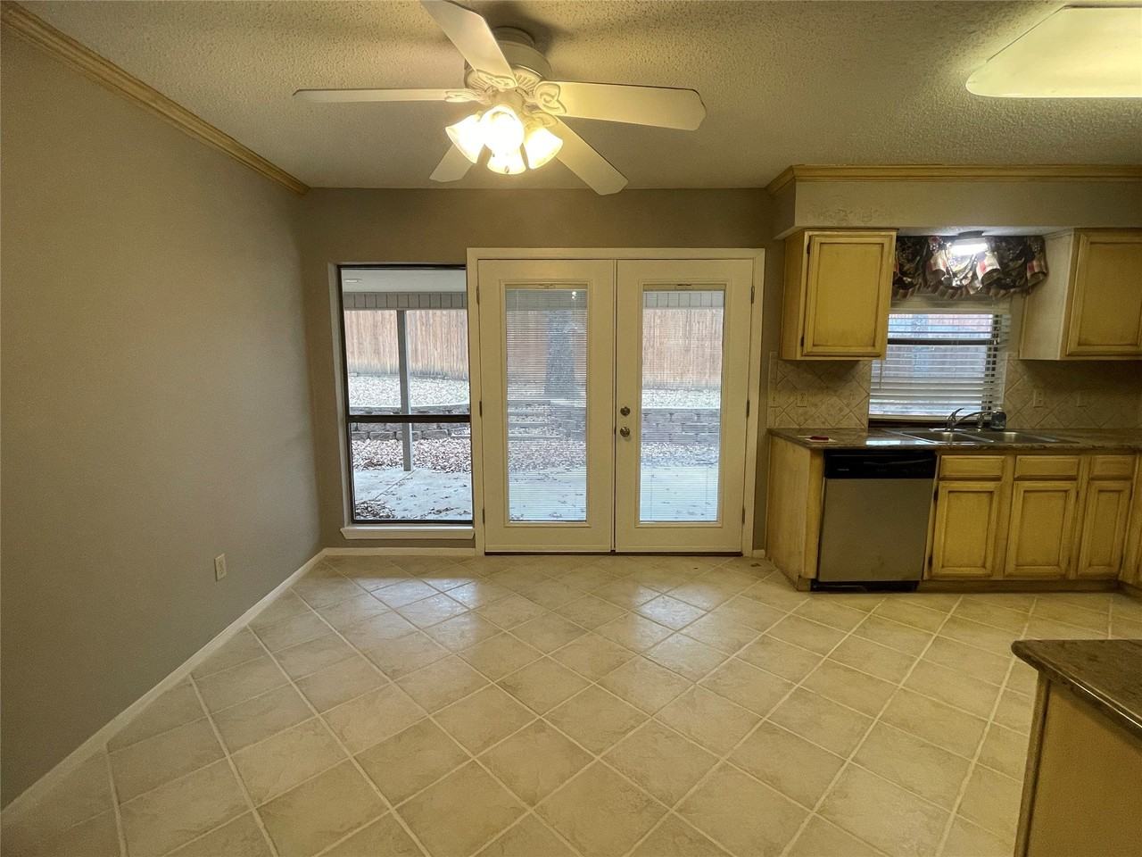 1807 Chittam Dr - Photo 6 of 20