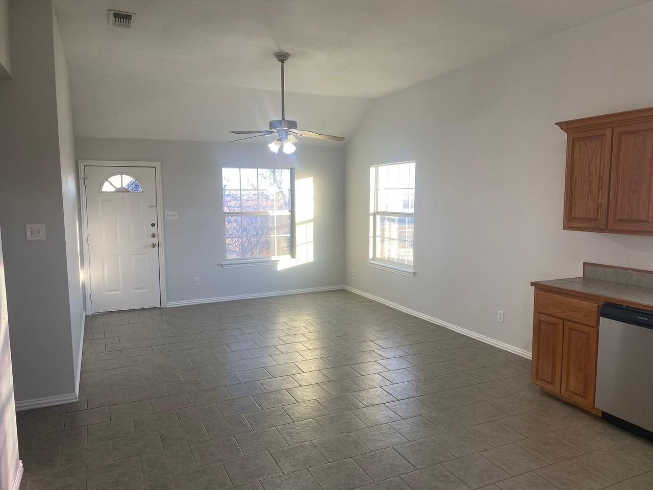 202 Blue Bell Ct - Photo 5 of 19