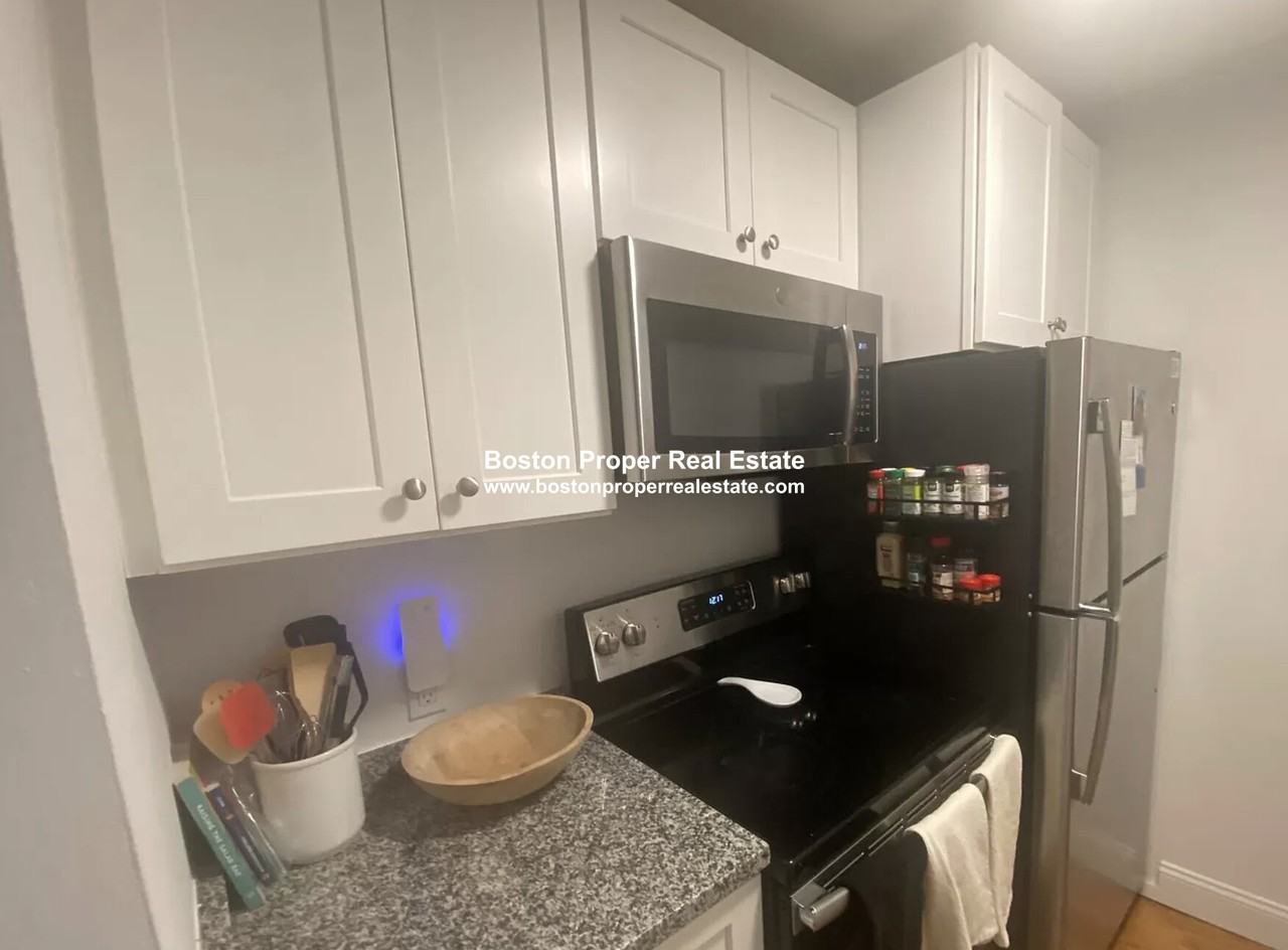 772 Columbus Ave #2 - Photo 4 of 16
