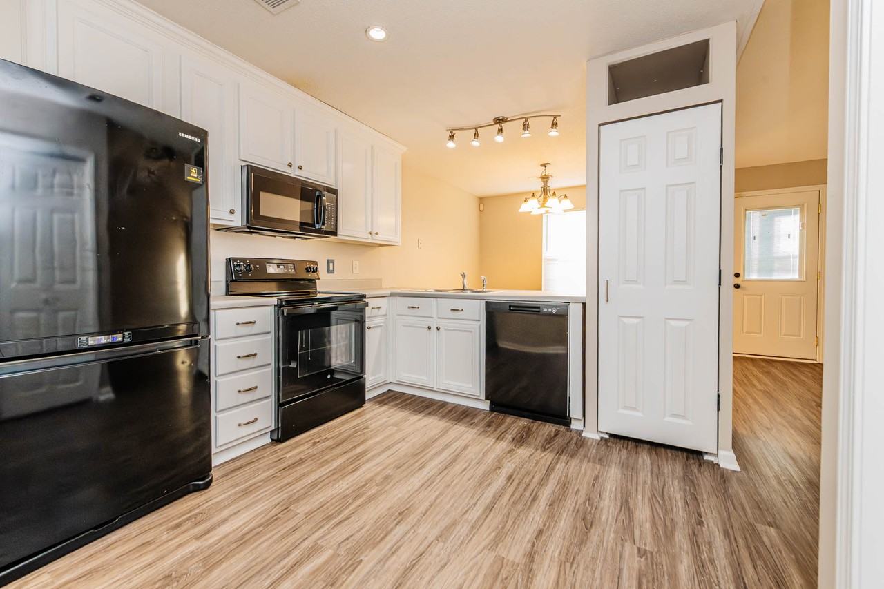 321 Grand Ave #NA - Photo 3 of 34