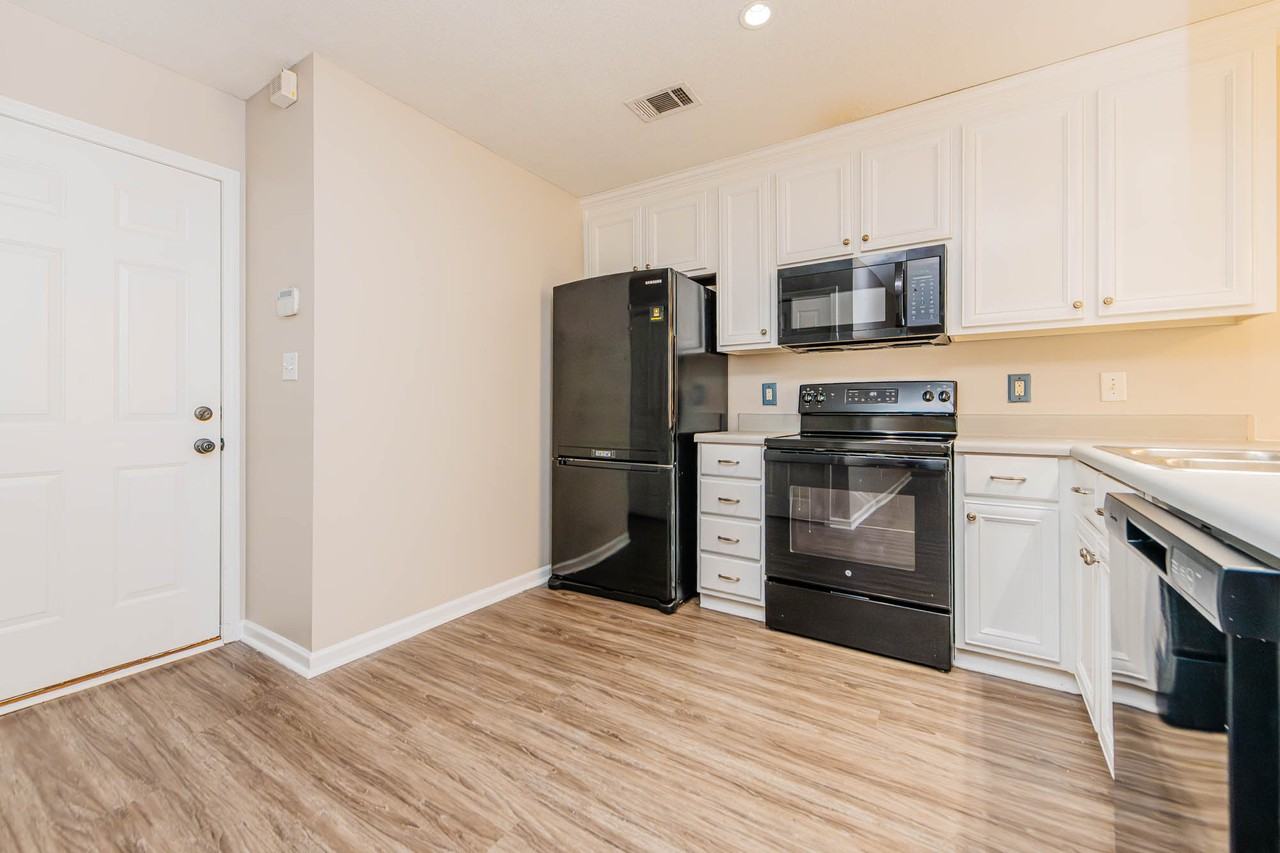 321 Grand Ave #NA - Photo 4 of 34