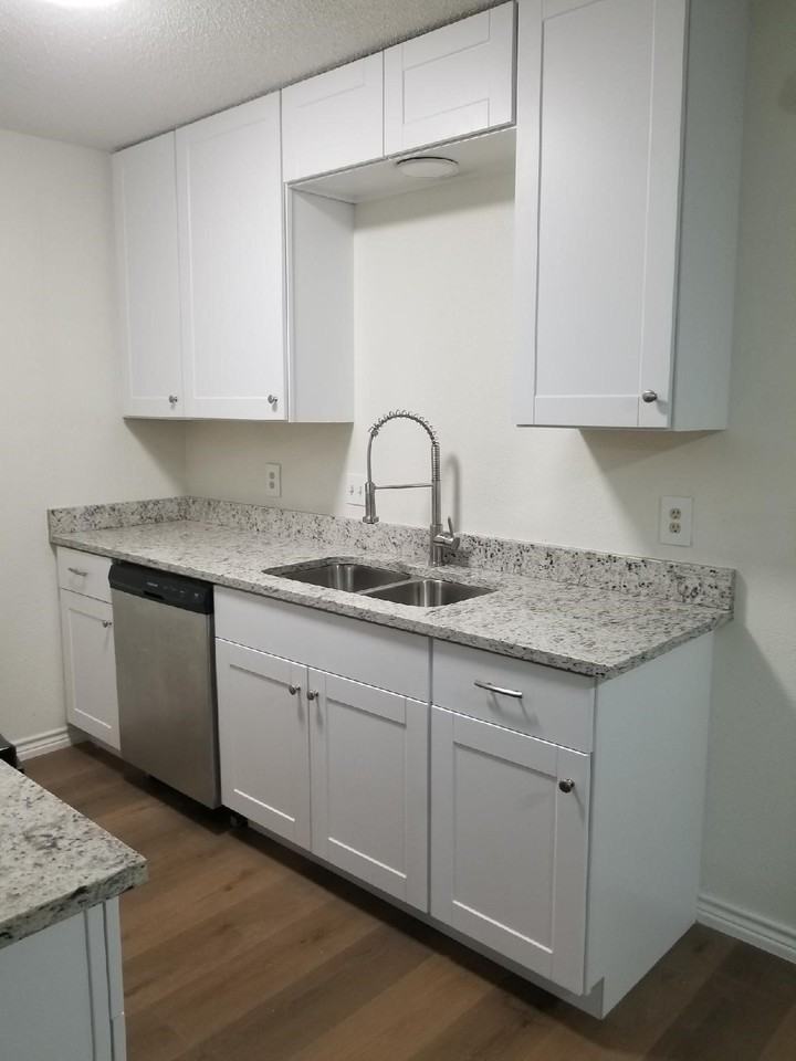 7509 April Ln - Photo 3 of 15