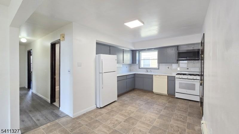 388 Garibaldi Ave - Photo 5 of 20