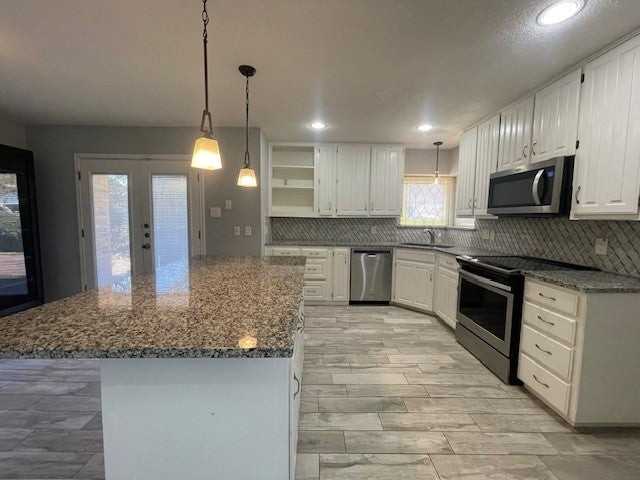 3208 Flintridge Dr - Photo 6 of 35