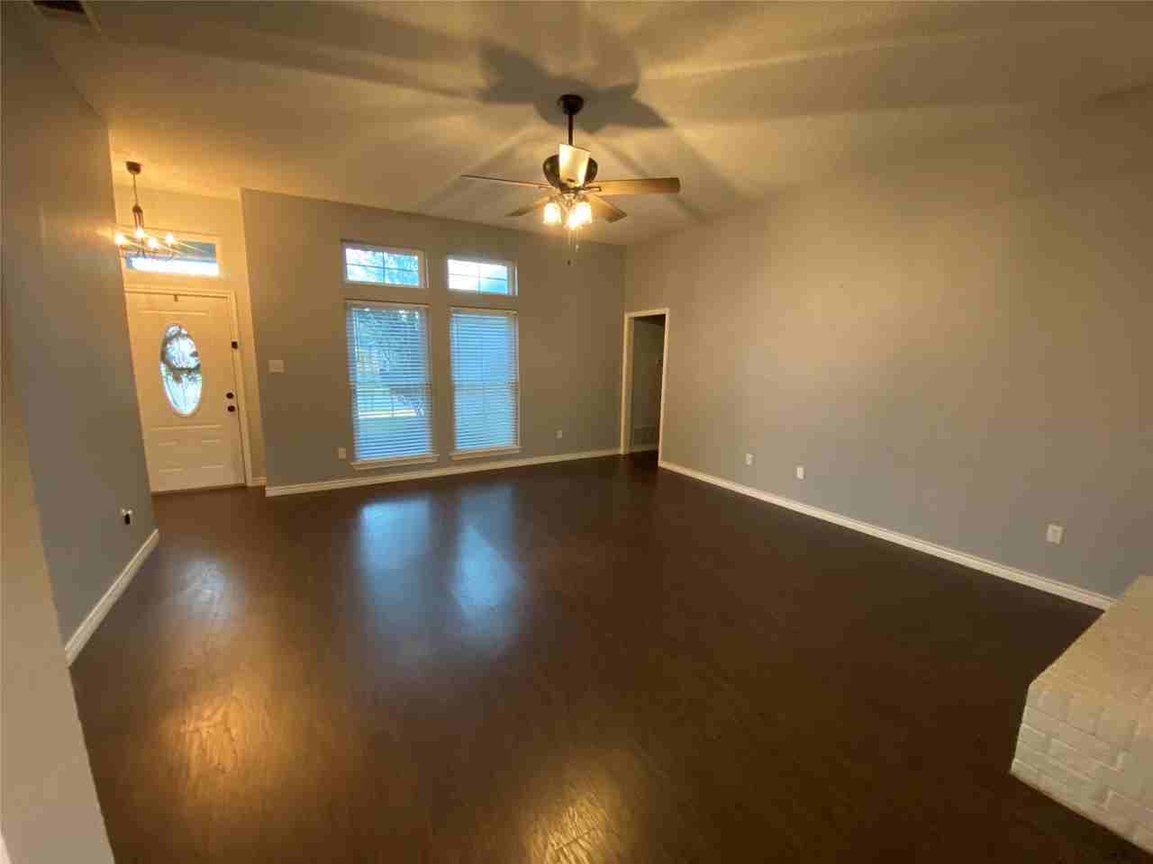 5949 Sundown Dr - Photo 4 of 34