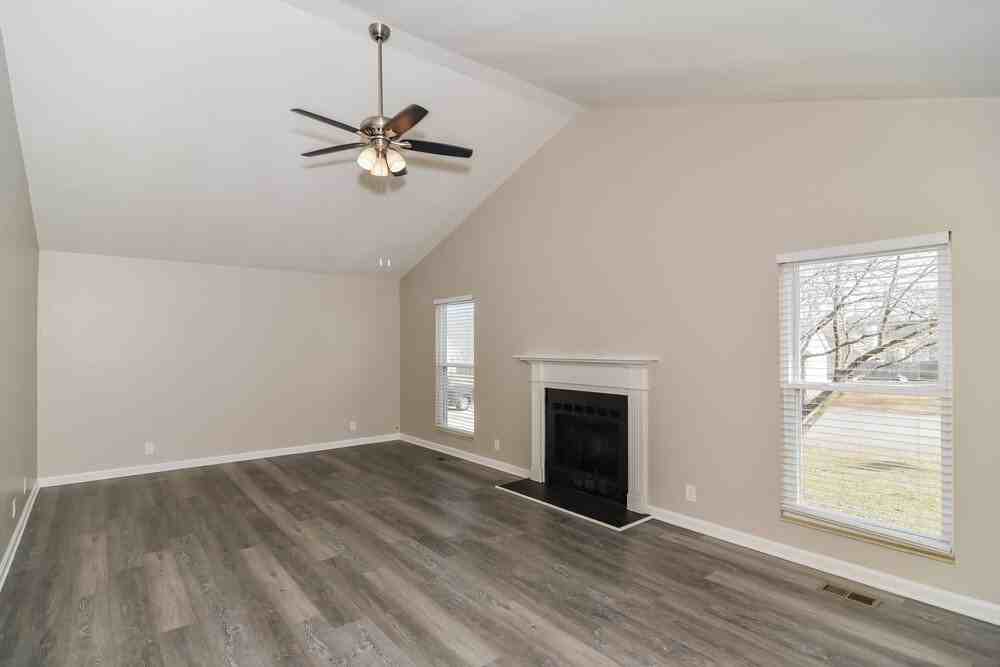 3264 Towne Village Rd - Photo 5 of 16