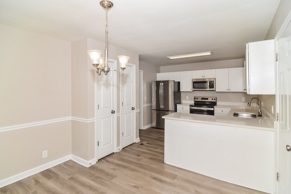 3264 Towne Village Rd - Photo 7 of 16