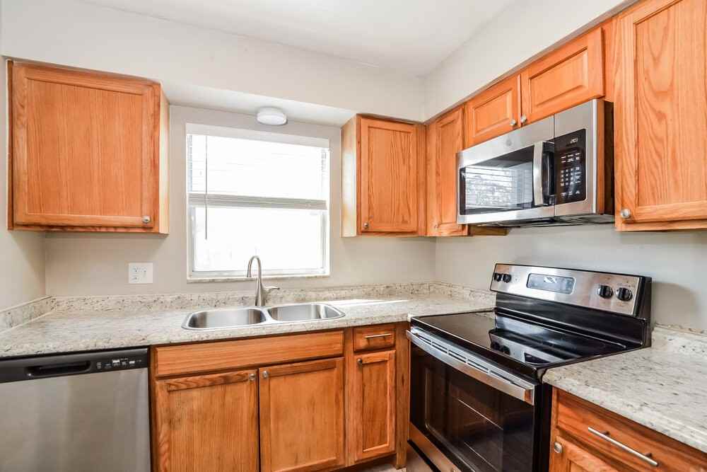 670 Hibiscus Rd - Photo 6 of 16