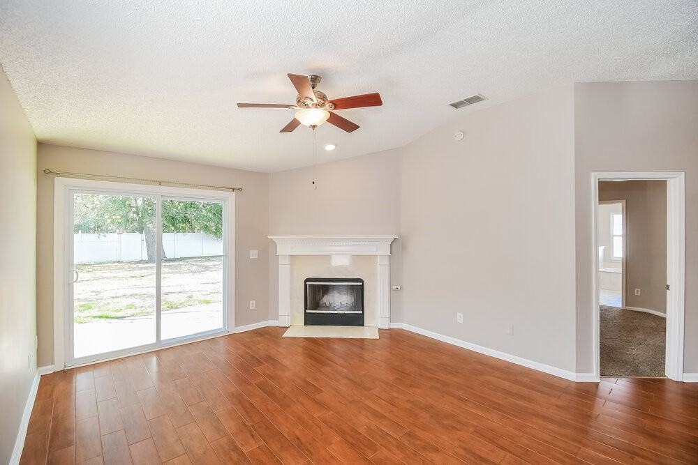 1810 Dartmouth Dr - Photo 3 of 16