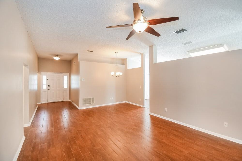 1810 Dartmouth Dr - Photo 5 of 16