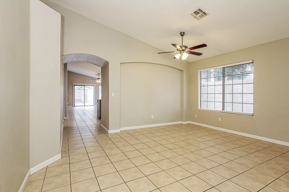 15550 N Naegel Dr - Photo 3 of 16