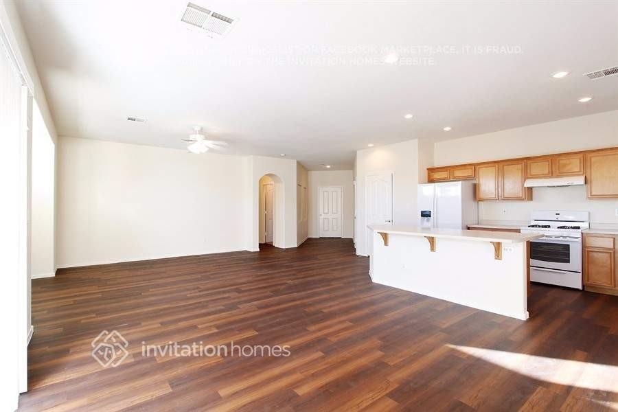 4215 Cannondale Ave - Photo 2 of 13